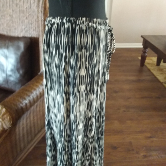 JM Collection Ladies Petite Skirt - Picture 3 of 8